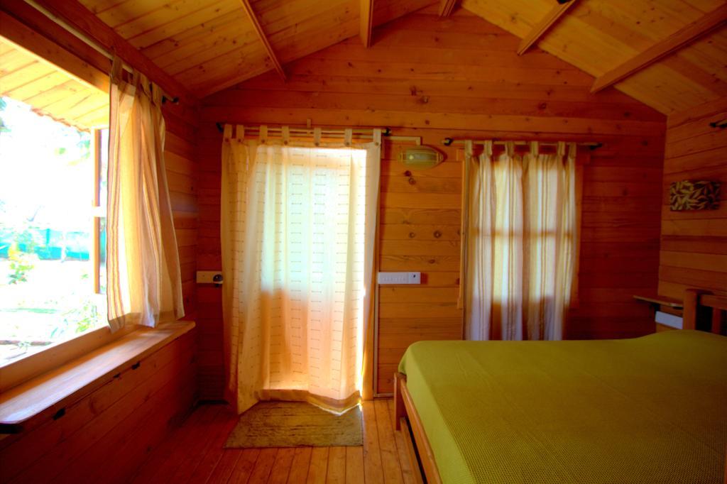 Pele's Windsong Wood On The Beach Guest house Benaulim