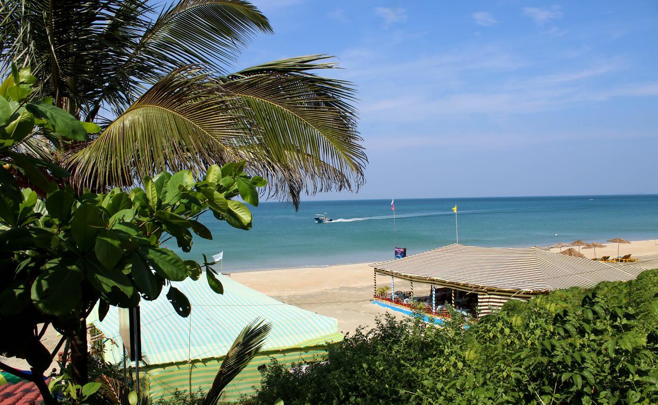 Guest house Pele's Windsong Wood On The Beach *